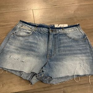 2.5 inch inseam size 11 denim shorts 🌸